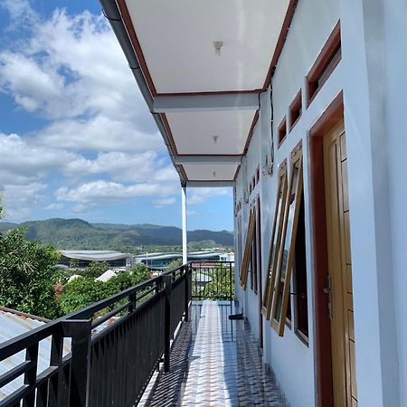 Bertus Guesthouse Labuan Bajo Exterior foto